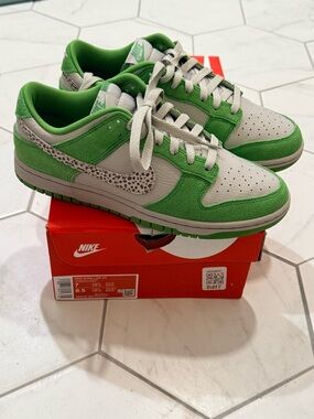 Nike Dunk Low AS sneakers in the "Safari Swoosh Chlorophyll" colorway M7/W8.5.